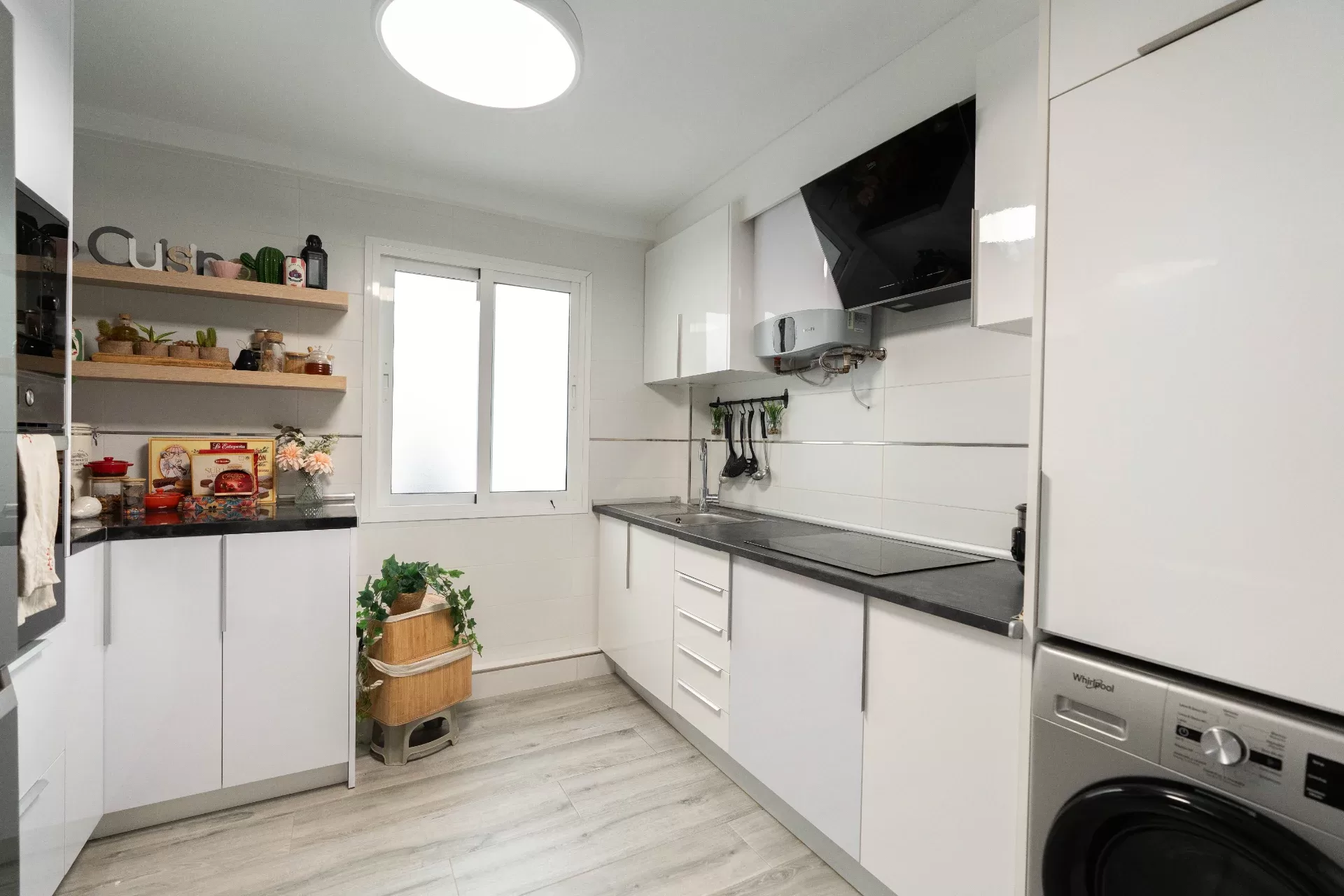 Modern city apartment with a prime location — photo 3