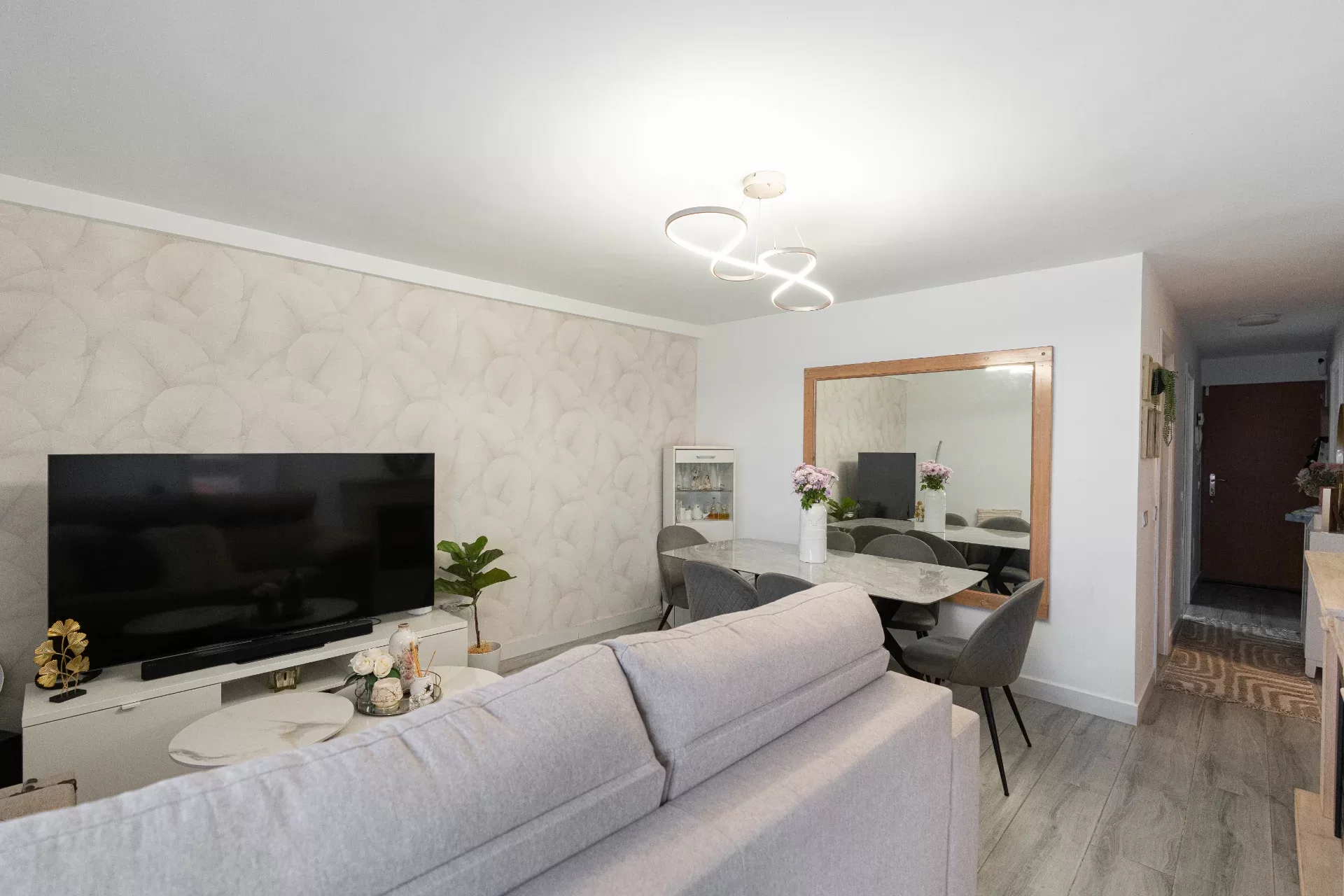 Modern city apartment with a prime location — photo 7