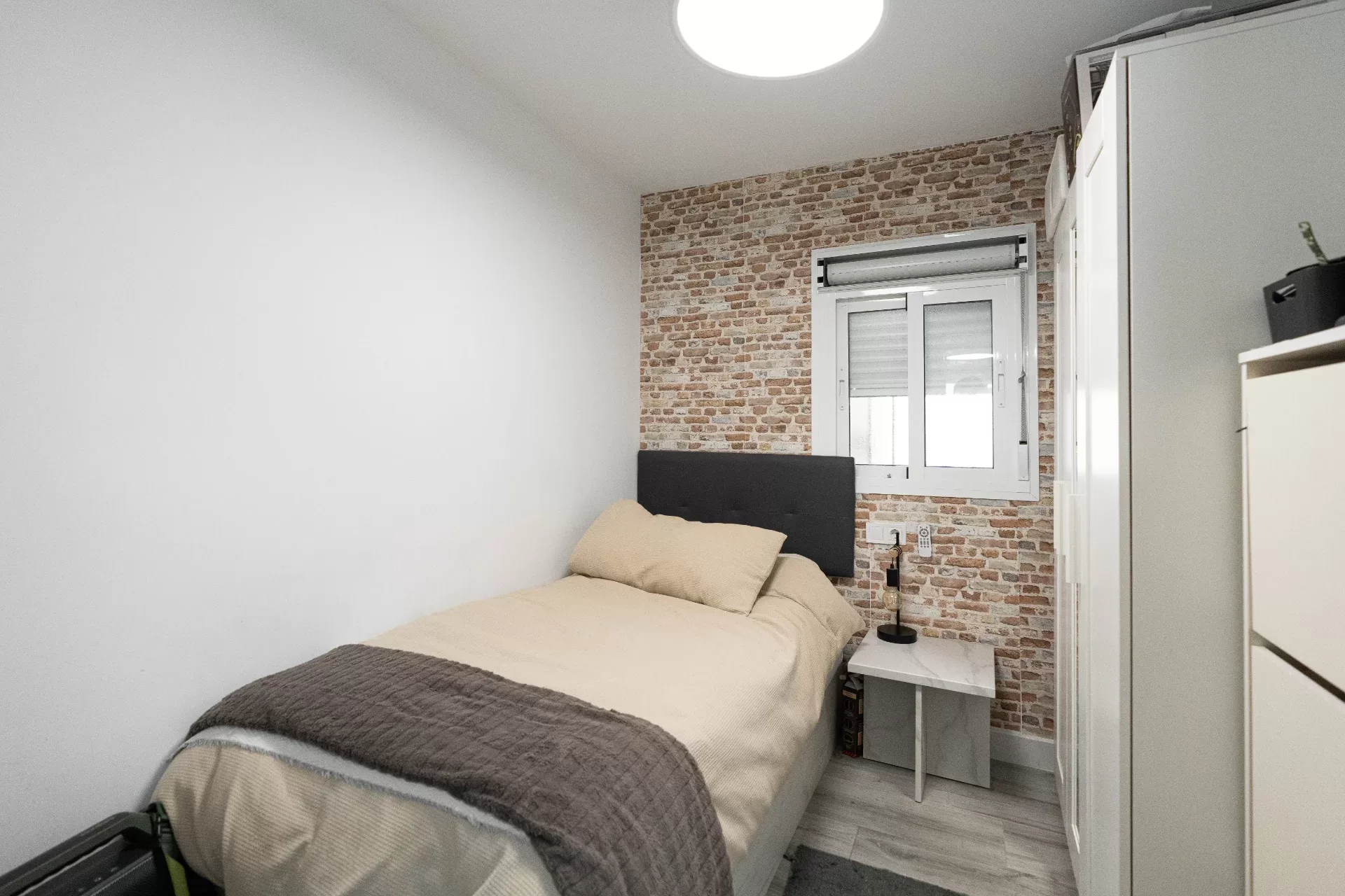 Modern city apartment with a prime location — photo 12