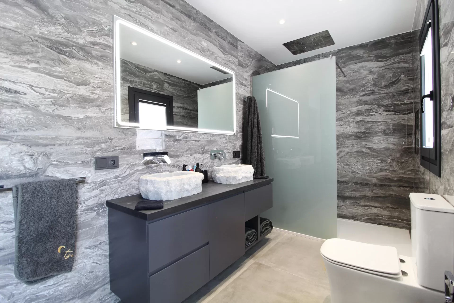 Renovated Single-Level Villa with Private Pool near San Pedro Beach — photo 15