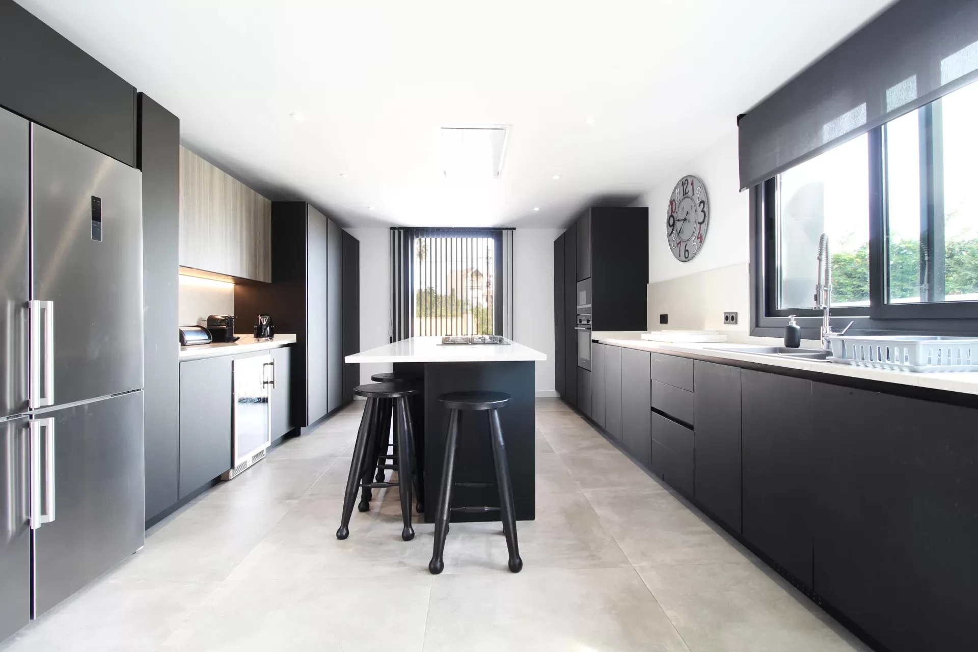 Renovated Single-Level Villa with Private Pool near San Pedro Beach — photo 9