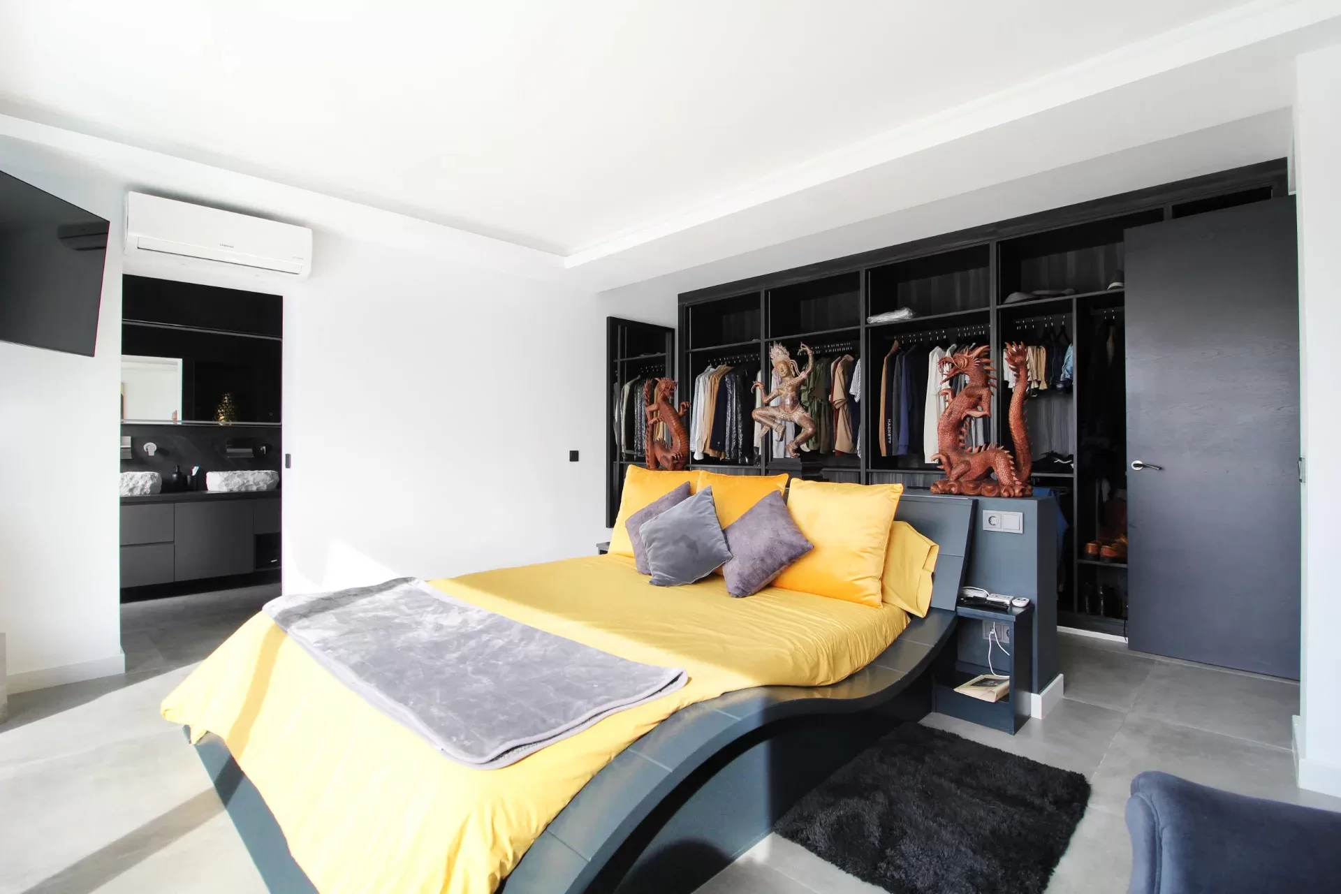 Renovated Single-Level Villa with Private Pool near San Pedro Beach — photo 16