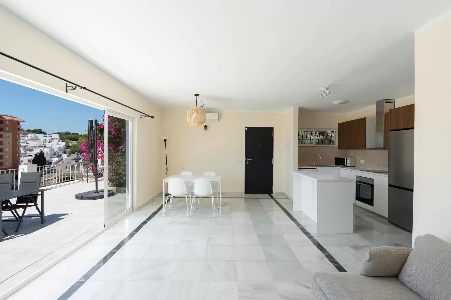 Apartment with sea views, south-facing terrace and tourist license in Torreblanca — photo 10