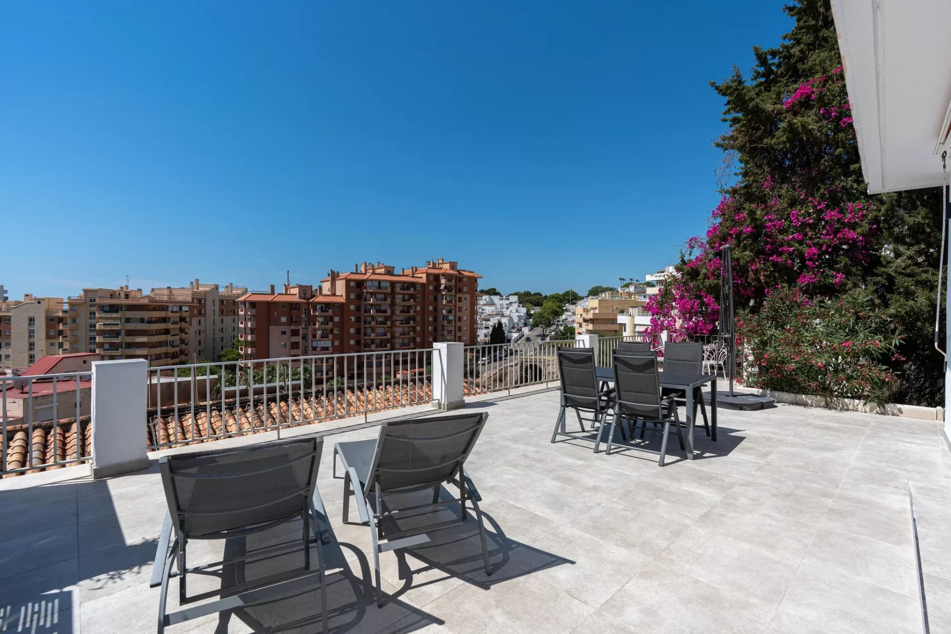 Apartment with sea views, south-facing terrace and tourist license in Torreblanca — photo 12