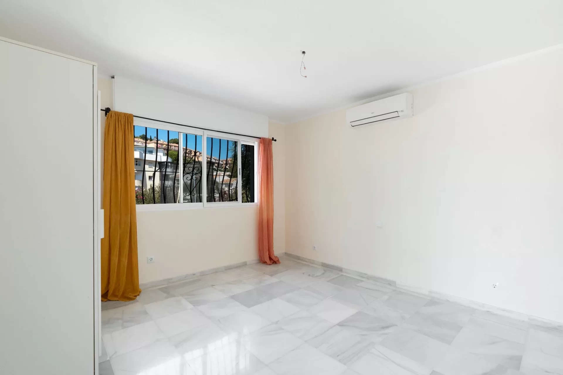 Apartment with sea views, south-facing terrace and tourist license in Torreblanca — photo 5
