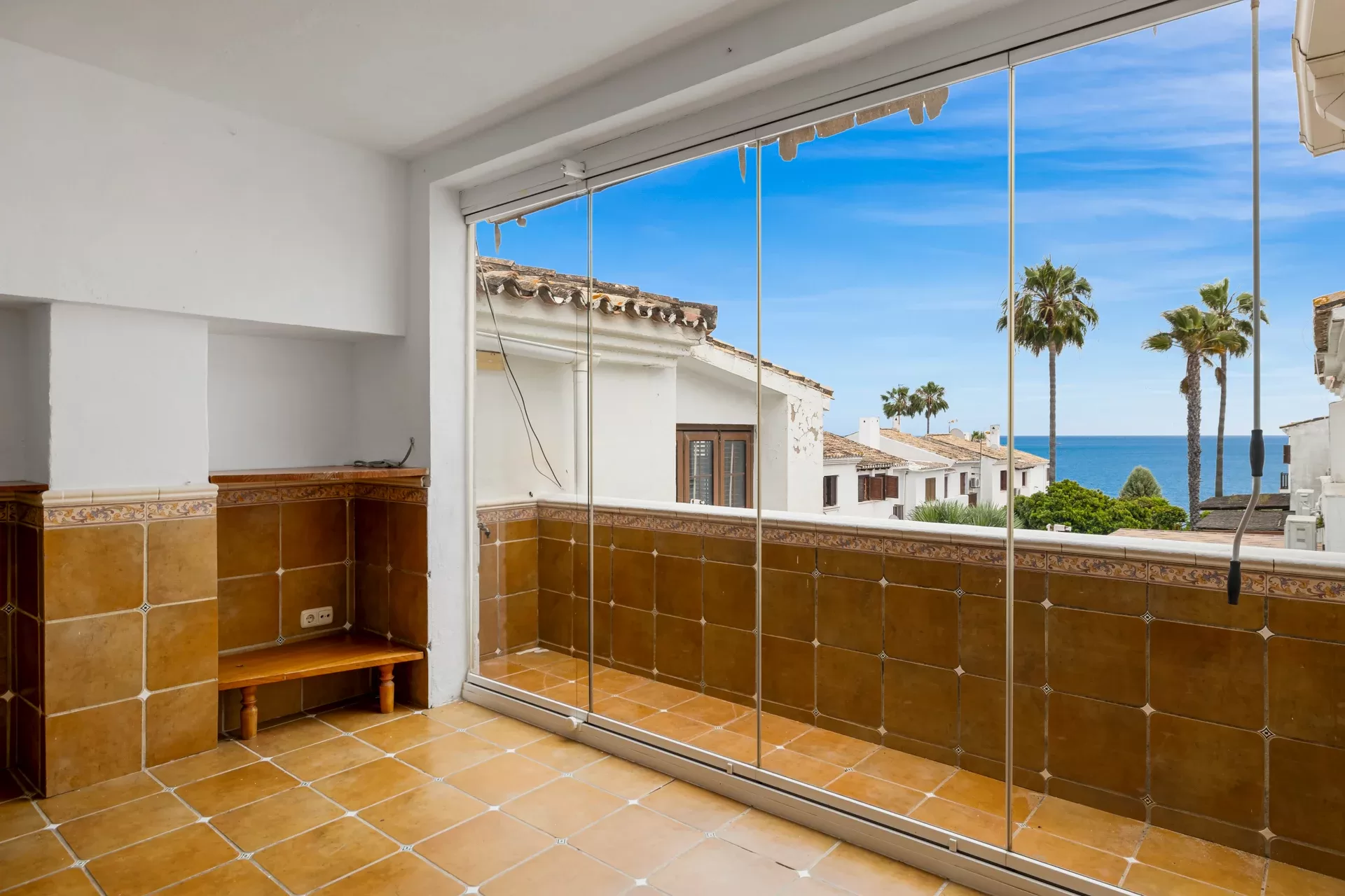 Frontline Beach 2-Bedroom Townhouse in Bahía Azul, Estepona West (Renovation Project) — photo 12