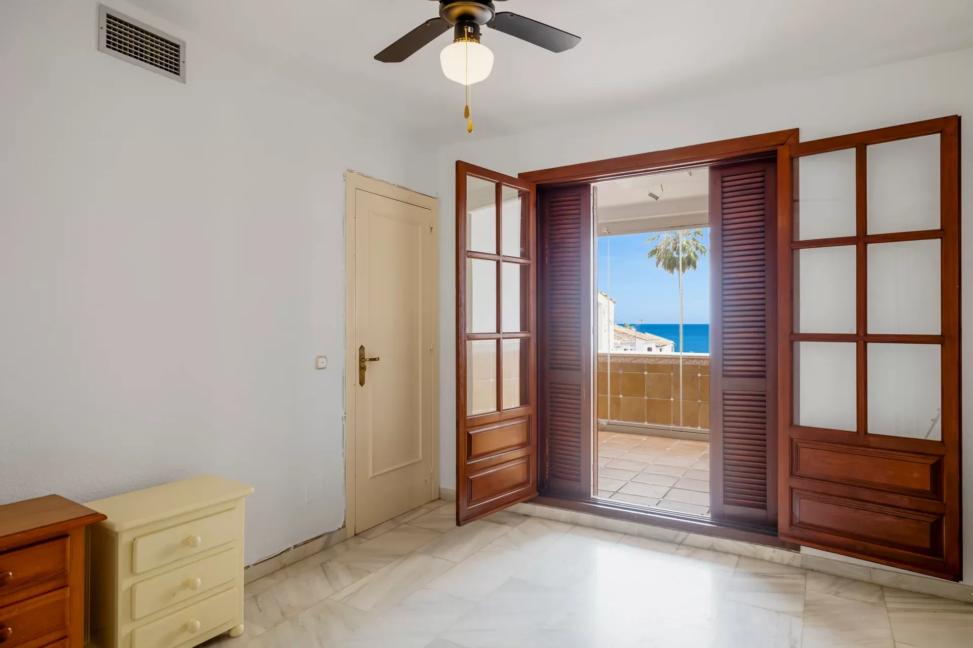 Frontline Beach 2-Bedroom Townhouse in Bahía Azul, Estepona West (Renovation Project) — photo 11