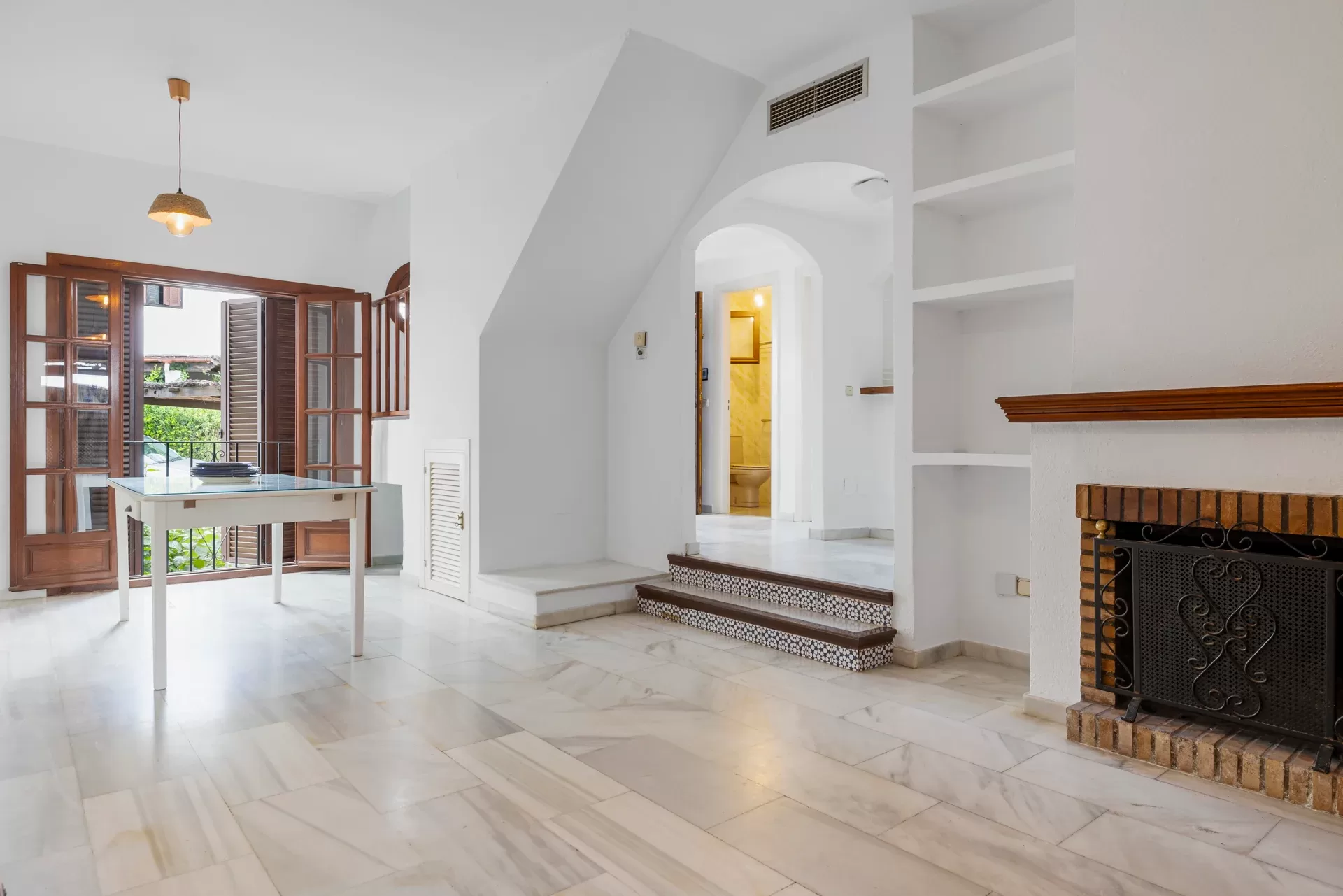 Frontline Beach 2-Bedroom Townhouse in Bahía Azul, Estepona West (Renovation Project) — photo 3