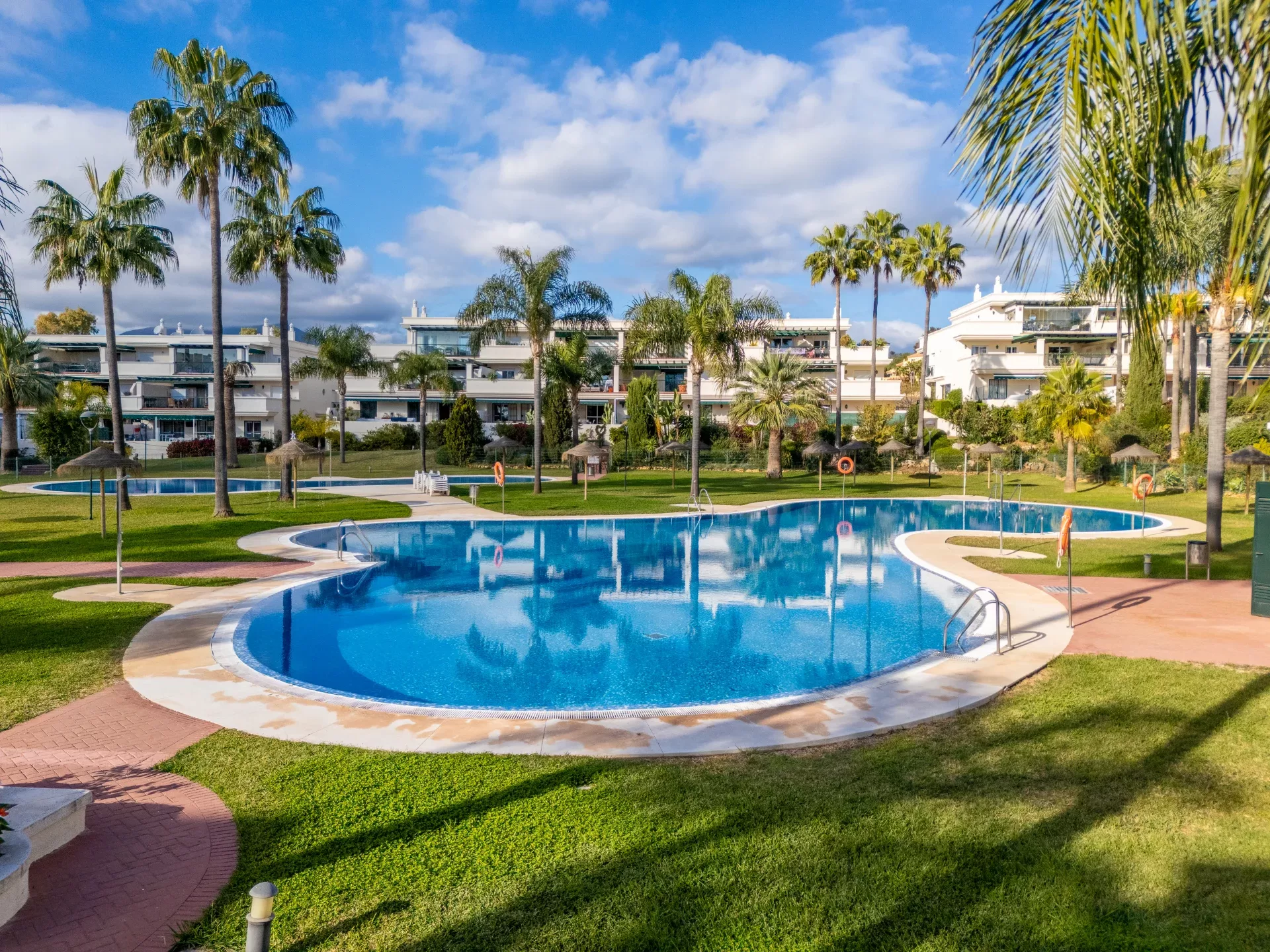 Renovated 2-Bedroom Apartment with Large Terrace in Nueva Andalucía, Marbella