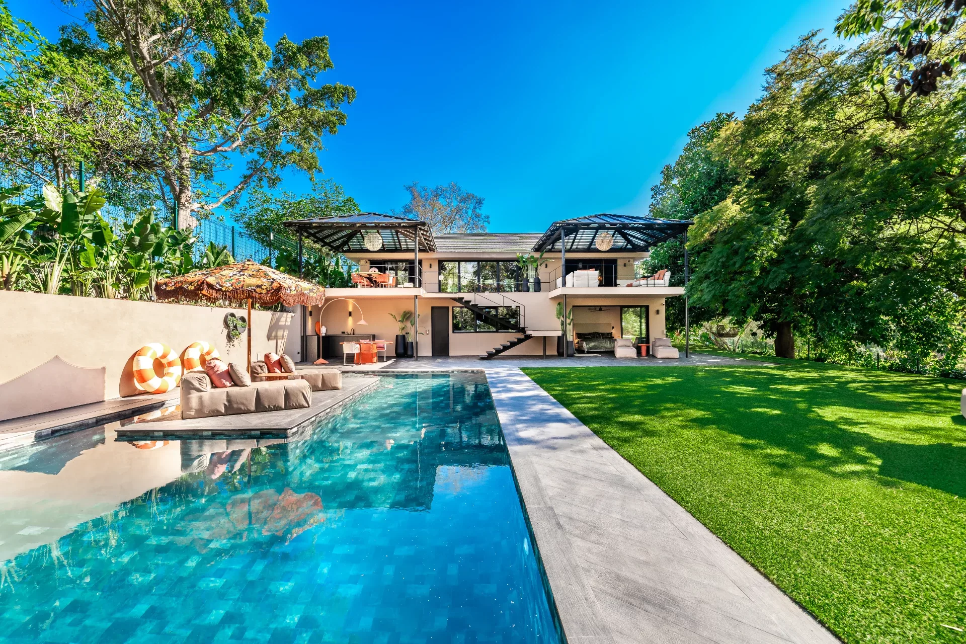 Turnkey Designer Villa with Panoramic Frontline Golf Views in Guadalmina Alta — photo 2