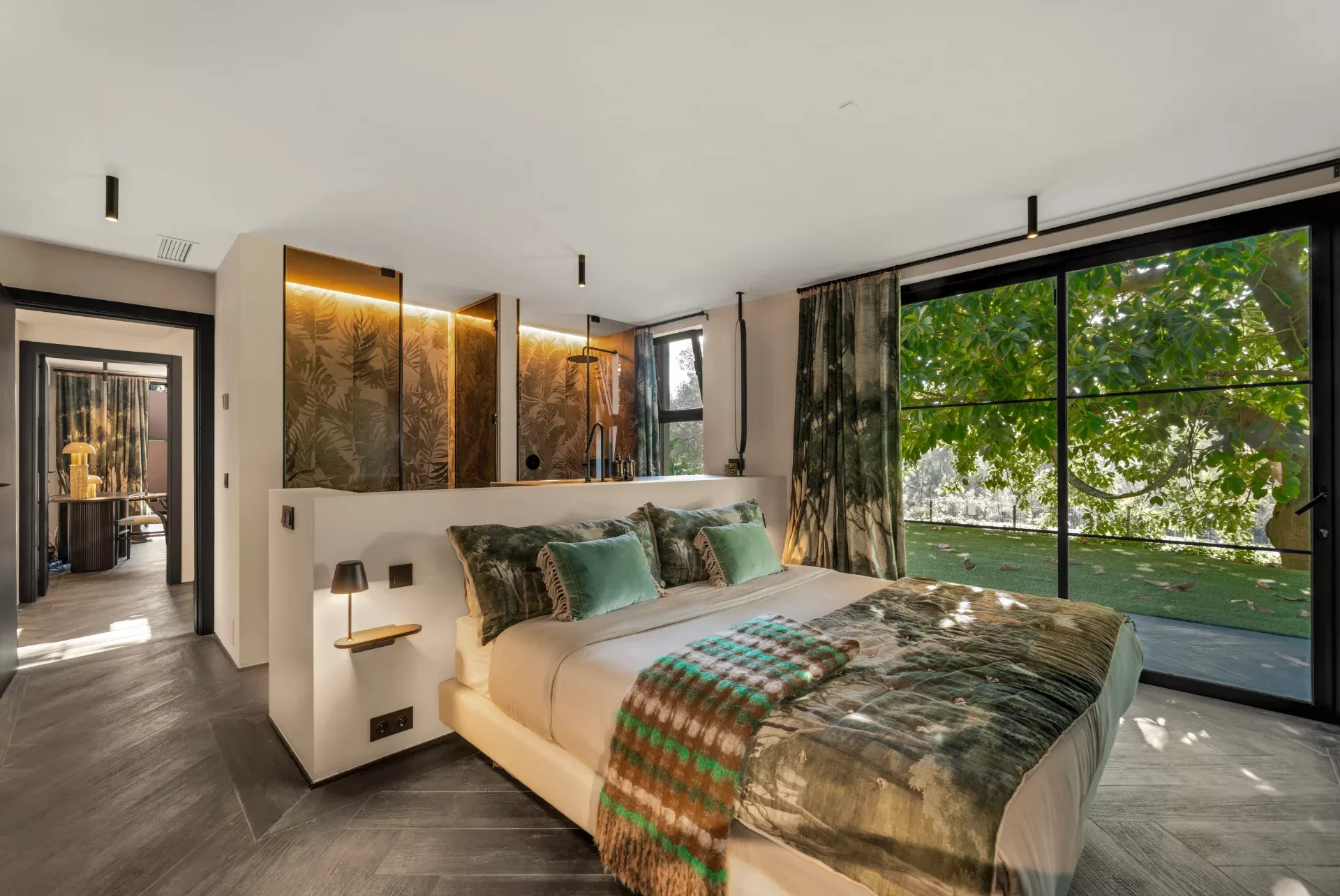Turnkey Designer Villa with Panoramic Frontline Golf Views in Guadalmina Alta — photo 8
