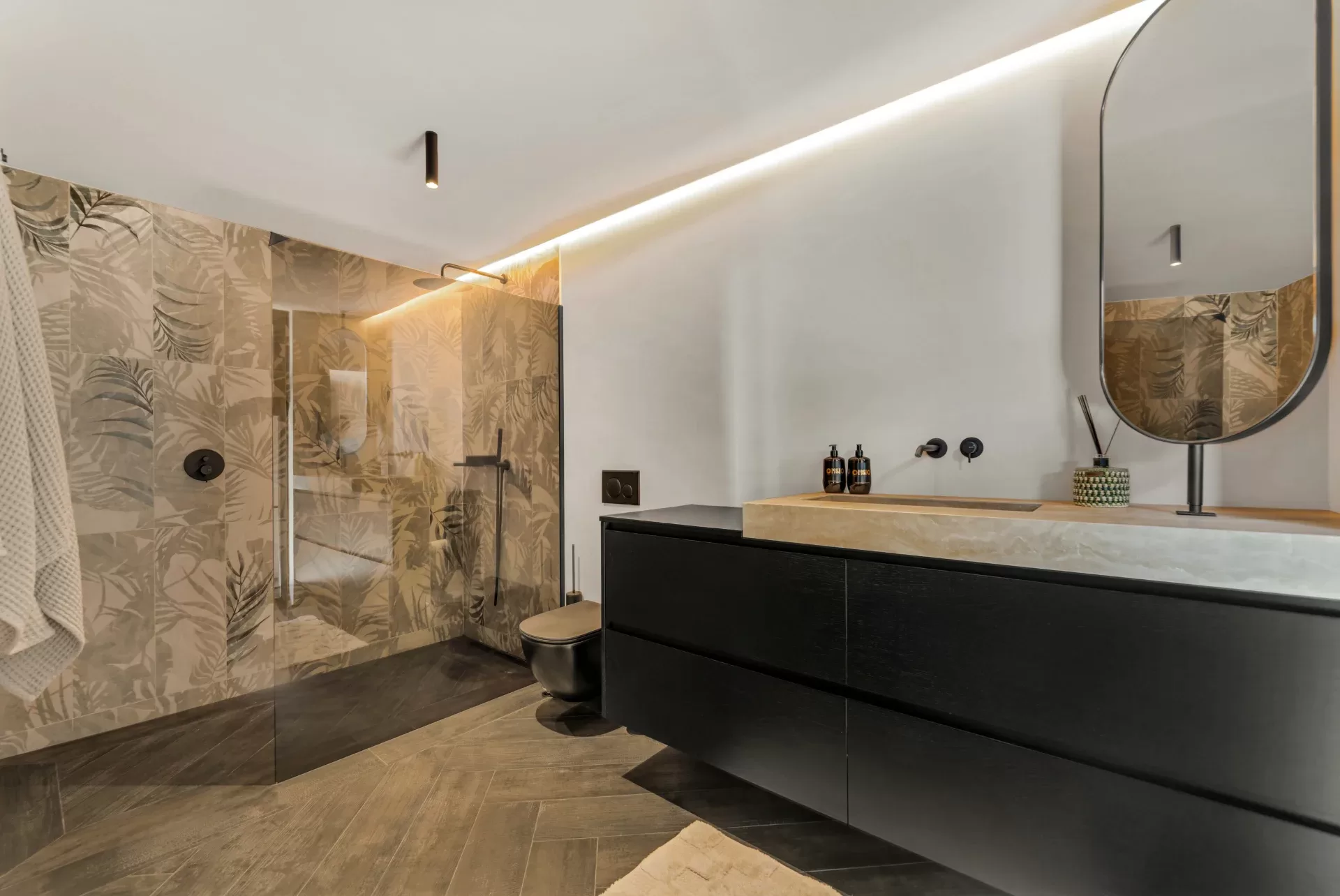 Turnkey Designer Villa with Panoramic Frontline Golf Views in Guadalmina Alta — photo 12
