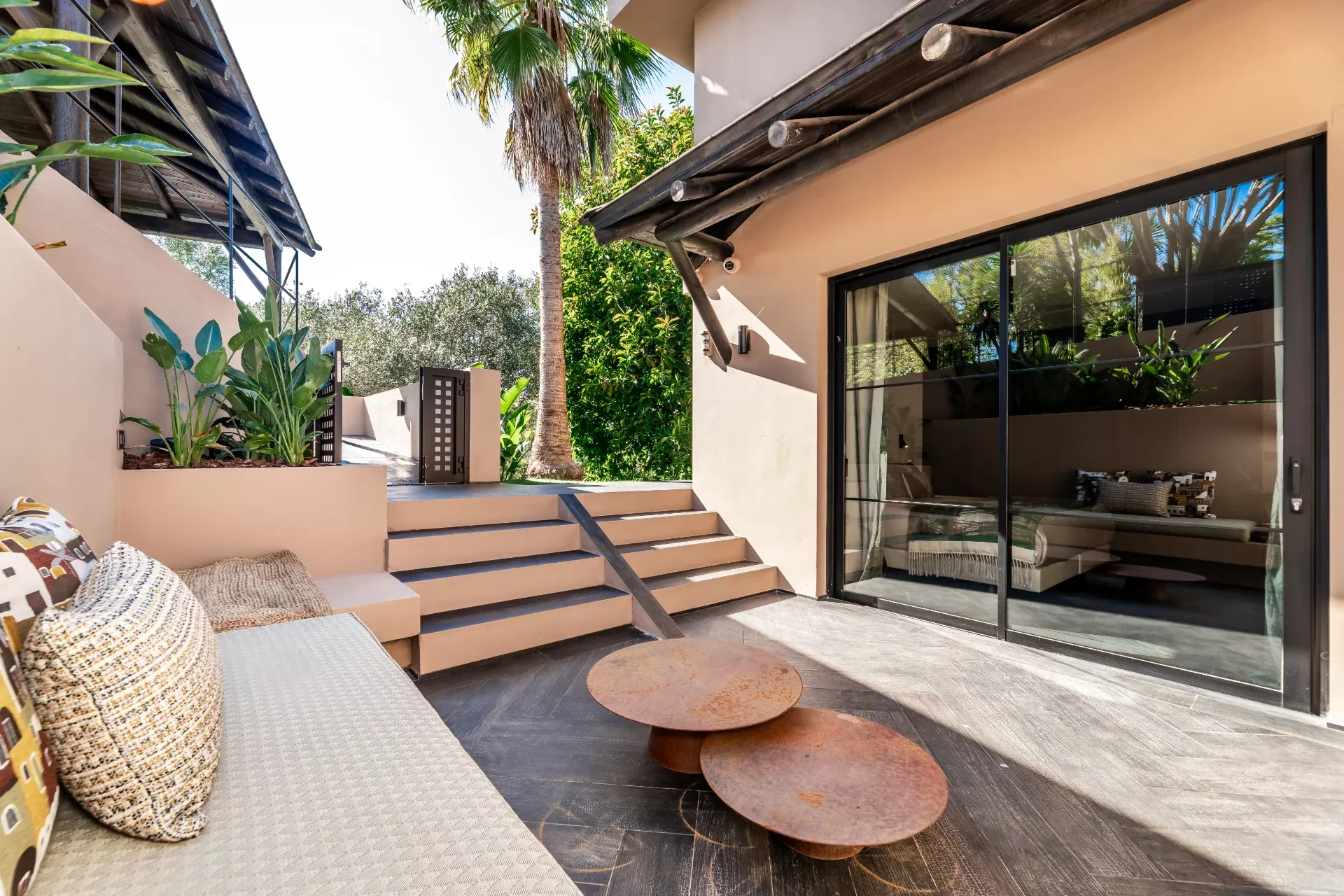 Turnkey Designer Villa with Panoramic Frontline Golf Views in Guadalmina Alta — photo 7