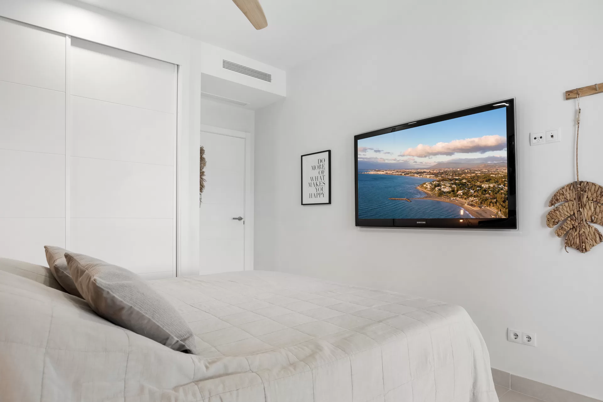 Contemporary Garden Apartment with Glazed Terrace Beside Estepona Golf — photo 14