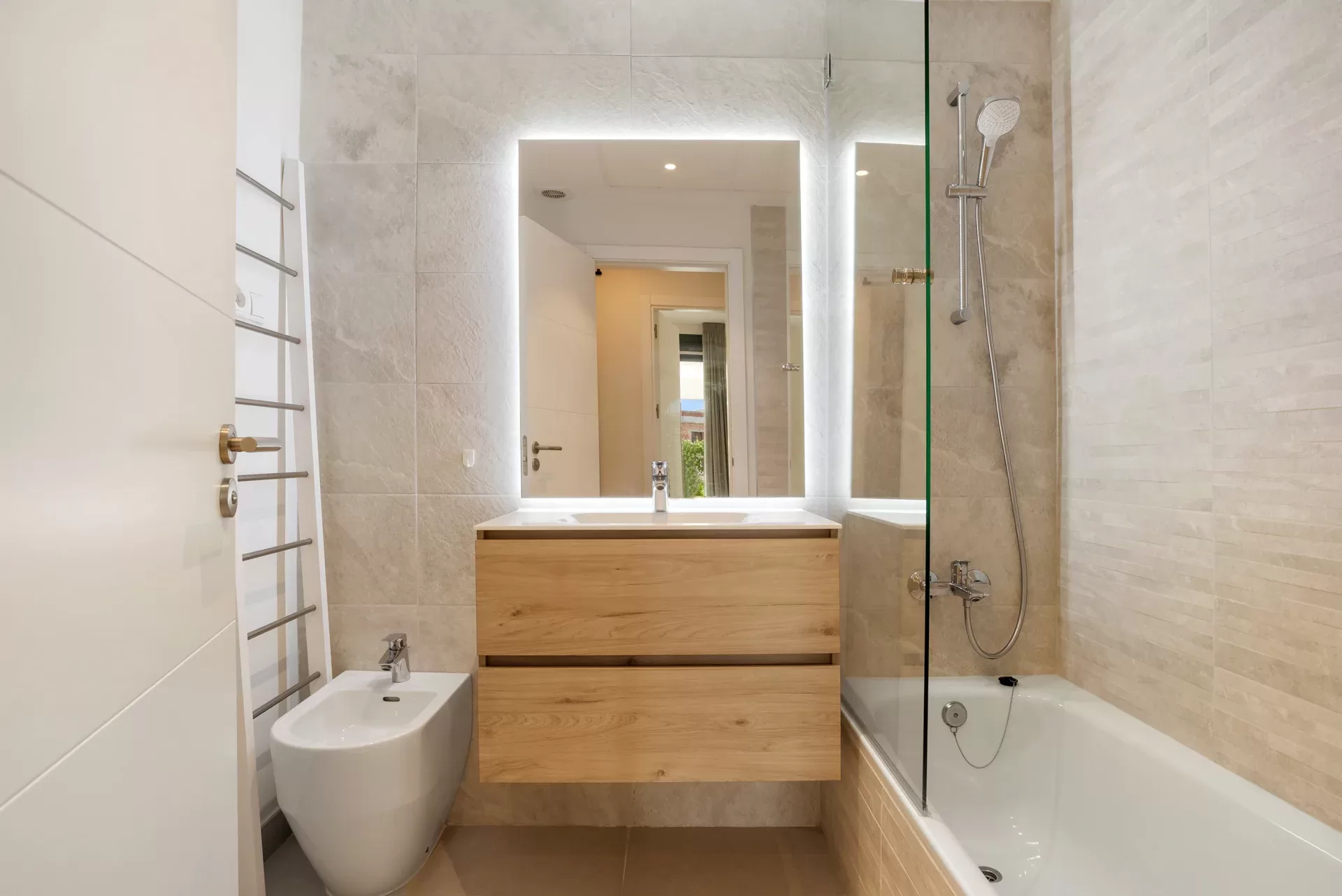 Contemporary Garden Apartment with Glazed Terrace Beside Estepona Golf — photo 10